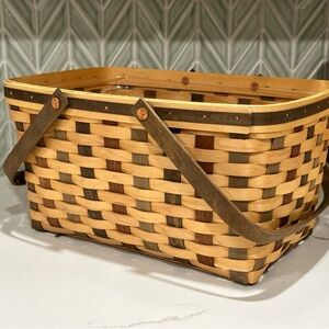 Longaberger picnic basket with plastic liner